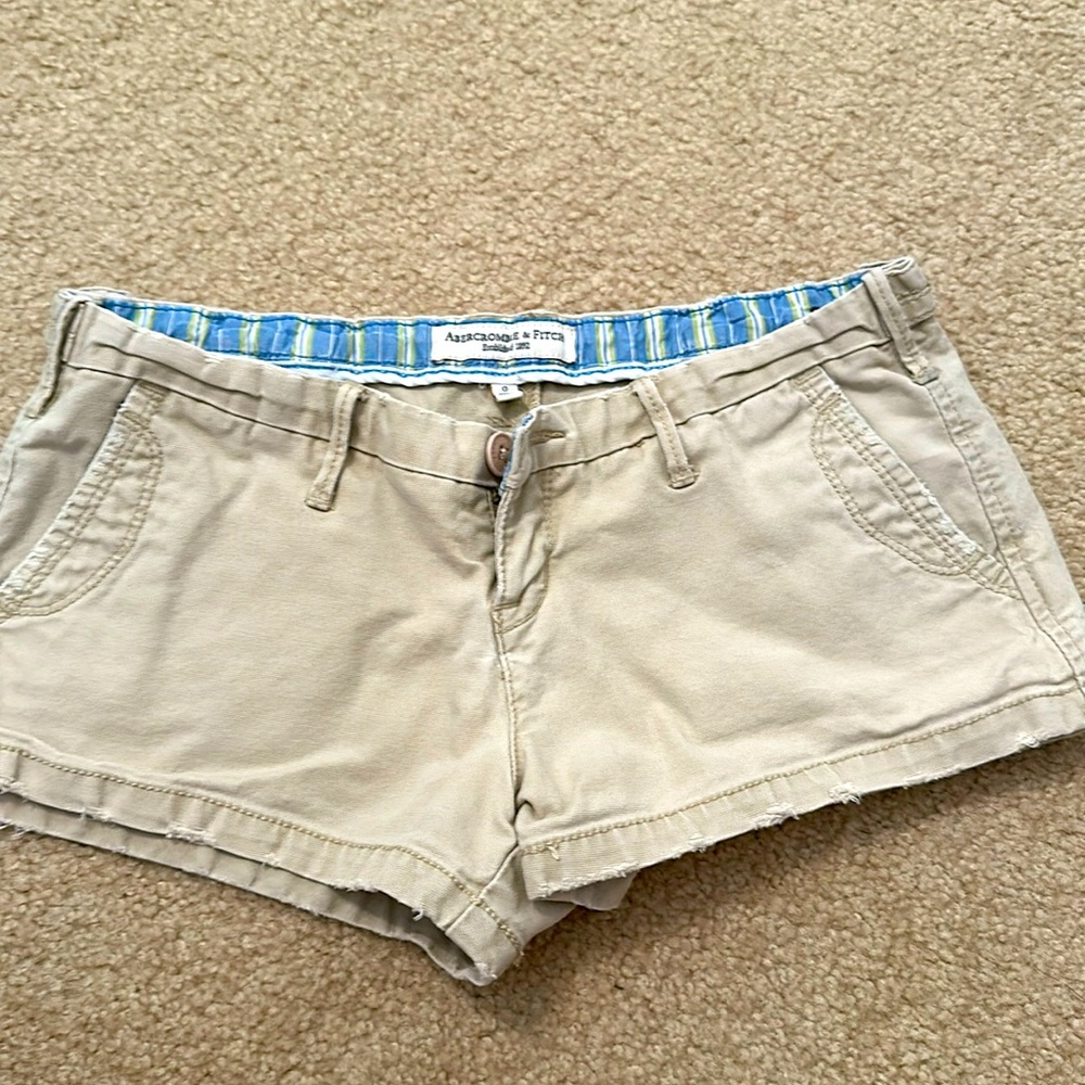 Abercrombie and Fitch khaki shorts size 0